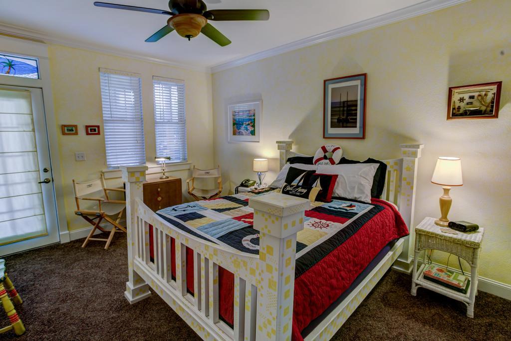 Deluxe King Suite,154488767:JPEG
